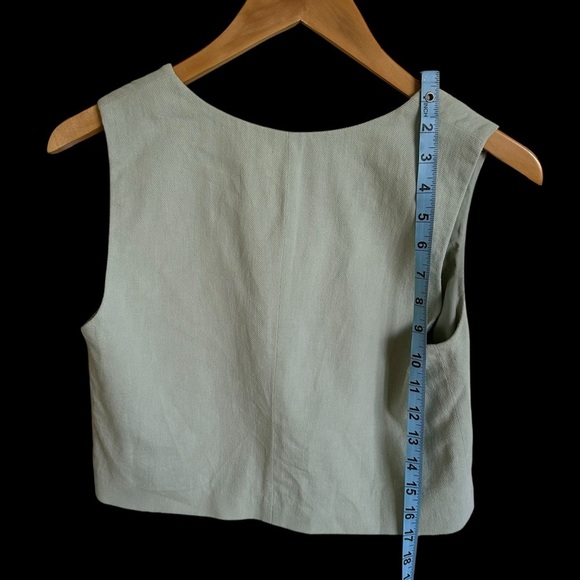 Oak + Fort XS Sage Green Linen Blend Cropped Vest Tank Top Shirt Spring Easter - Picture 3 of 5